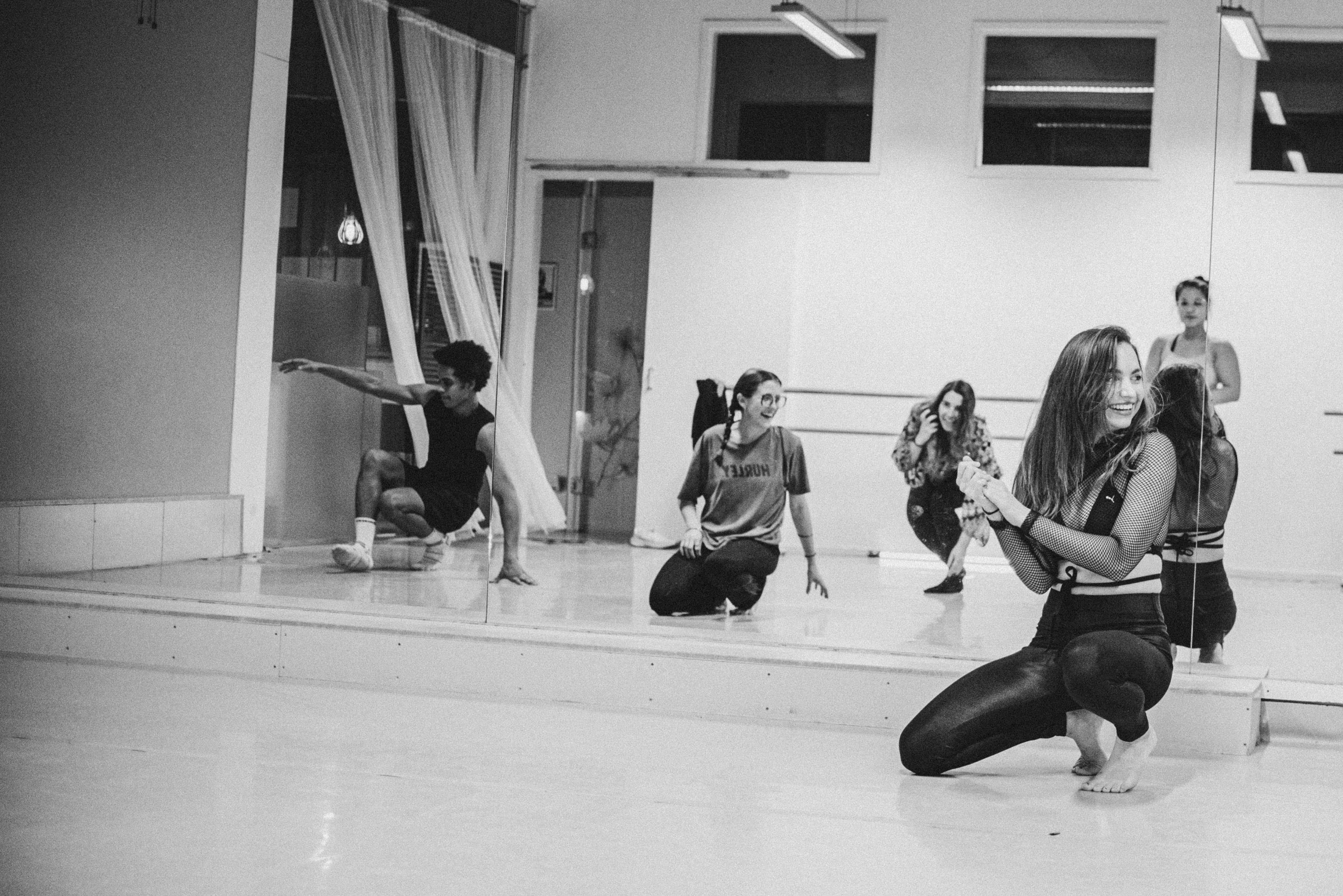 Elizabeth Kaiser in a dance studio